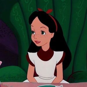 Meet your Posher, Charlotte